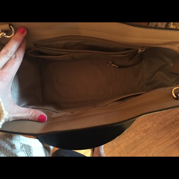 Michael Kors Selma in Dark Khaki - Picture 2 of 4