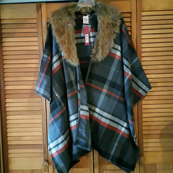 Merino poncho/wrap with fur collar