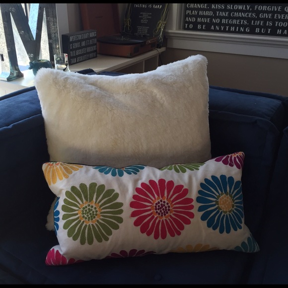 Pottery Barn floral pillow - Picture 1 of 4
