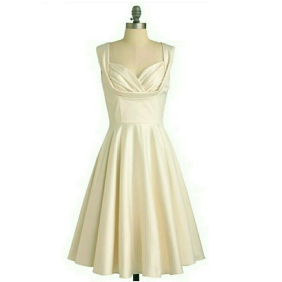 FOREVER SOLD OUT VINTAGE SWEETHEART WHITE DRESS
