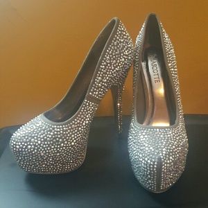 Hidden platform crystal pumps