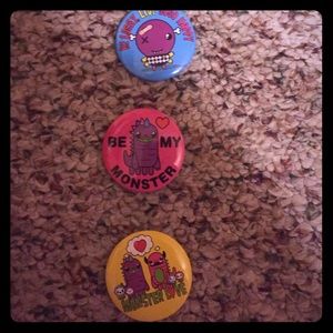 3 buttons and tumblr photos