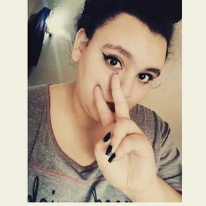 Meet your Posher, Stephania