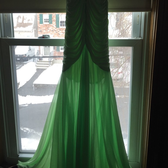 Cache dress - Picture 2 of 4