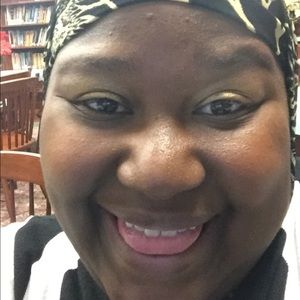 Meet your Posher, Monica