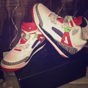 JORDAN SPIZIKE BG SIZE 4.5Y