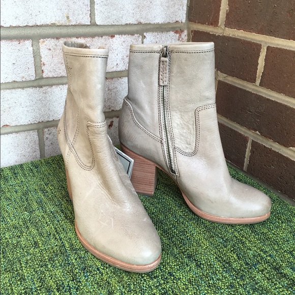 CLEARANCE NWT Frye Heeled Taupe Boots