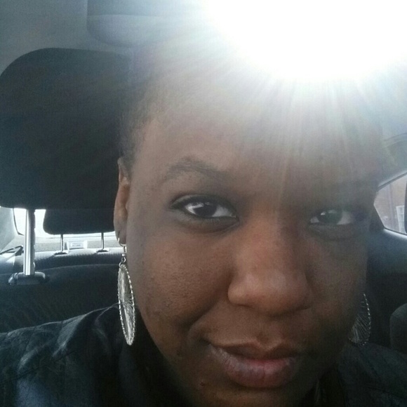 Meet your Posher, Lina