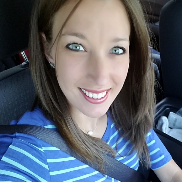 Meet your Posher, Ashley - Picture 2 of 2