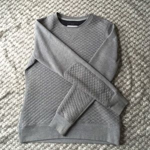 Quilted gray Burton sweatshirt