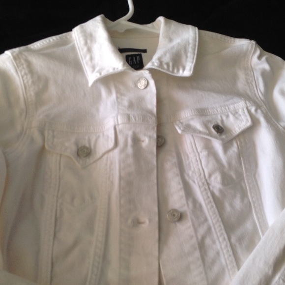 Gap Jackets & Blazers - White crisp fresh jean jacket