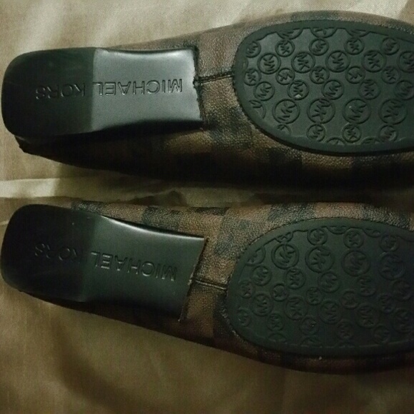 Michael Kors flats