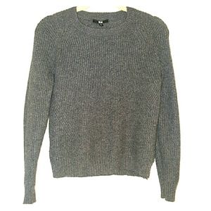 {{Gray cable sweater}}