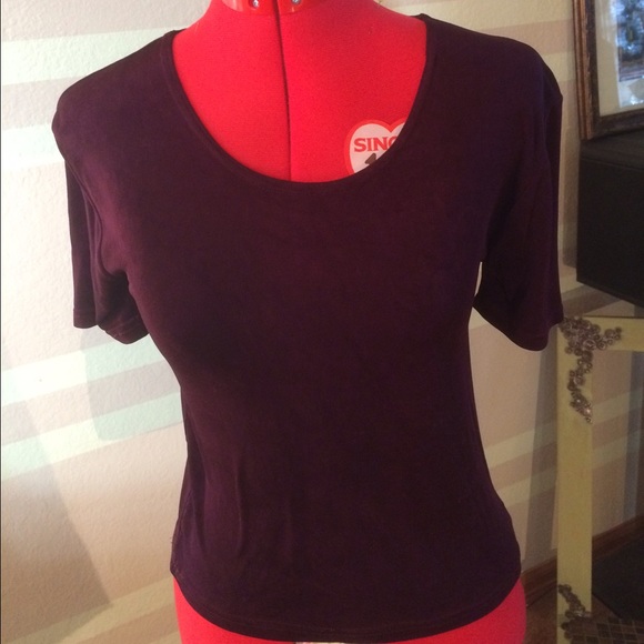 Refurbished top with embroidery - Picture 2 of 3