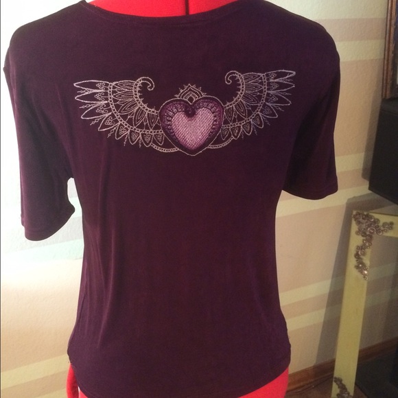 Refurbished top with embroidery - Picture 3 of 3