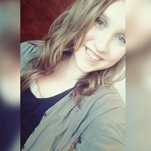 Meet your Posher, Leeann