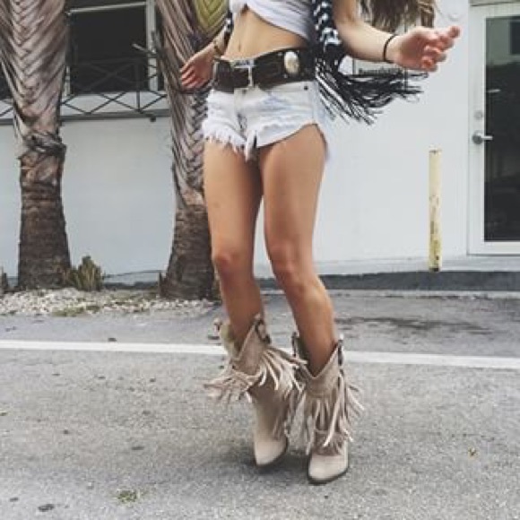 Very Volatile Shoes - Tan suede cowboy boots by Very Volatile 7.5 LF