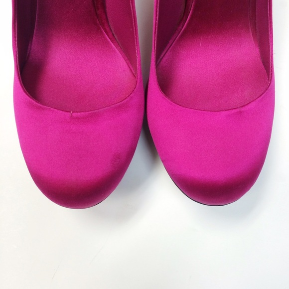 Tory Burch satin runway heels - Picture 2 of 3