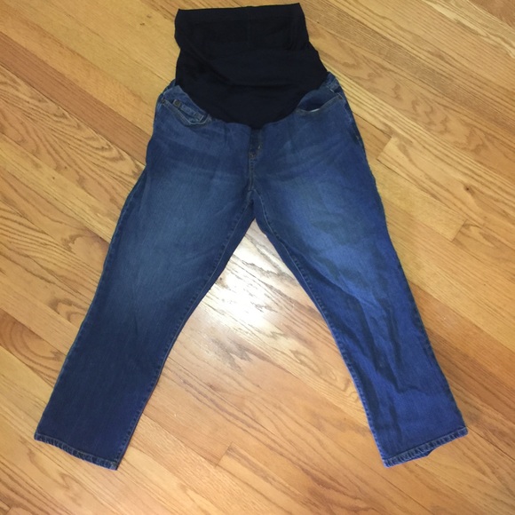 FLASH SALE🌷Capri maternity jeans