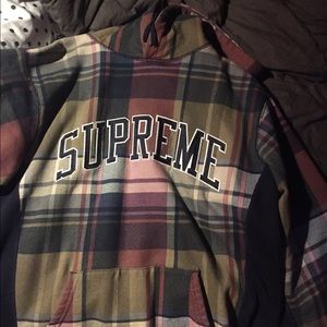 Supreme hoodie 100% authentic