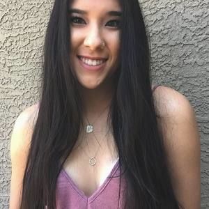 Meet your Posher, Caitlin