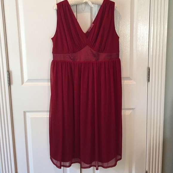 Red maternity dress