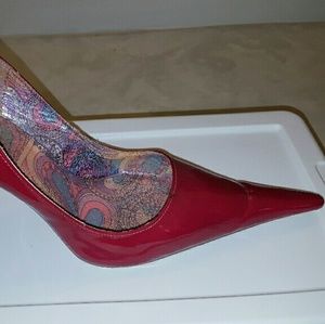 Pointed Patent Leather Pumps