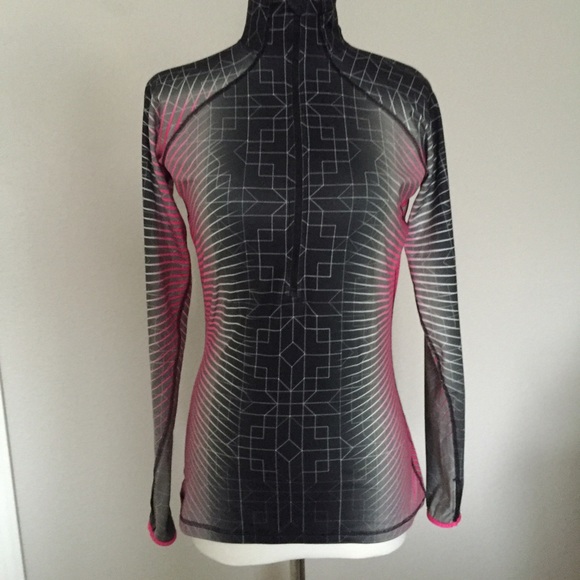 Nike Pro Long Sleeve Shirt. - Picture 4 of 4