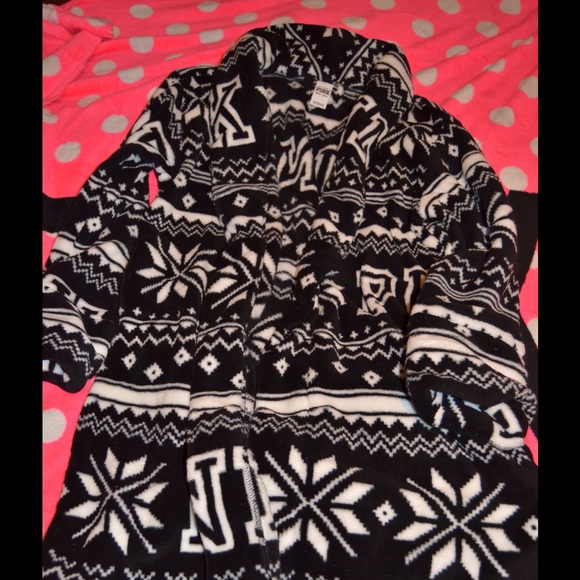 Victoria's Secret pink fair isle plush robe XS/S