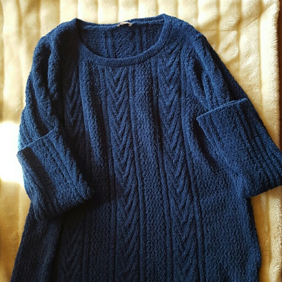 Sweaters - Picture 4 of 4