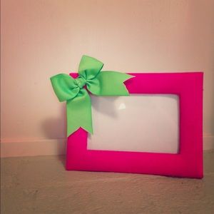 🎀Mudpie 4x6 Pink and Green Bow Frame