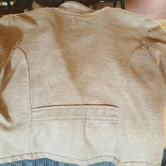 Half jacket - Picture 3 of 3