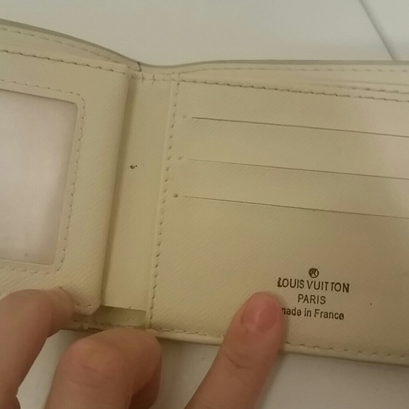 Designer wallet - Picture 2 of 3