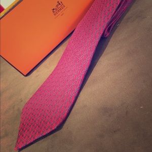 100% Auth Hermes Tie