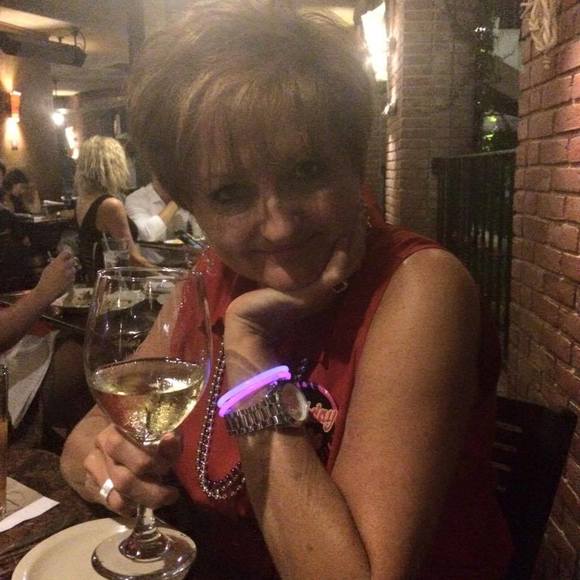 Meet your Posher, Lori - Picture 1 of 1