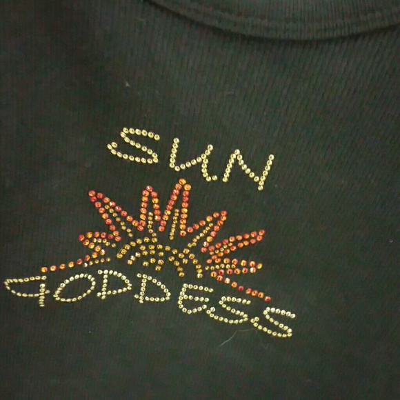 T-Shirt. NWOT - Picture 2 of 4