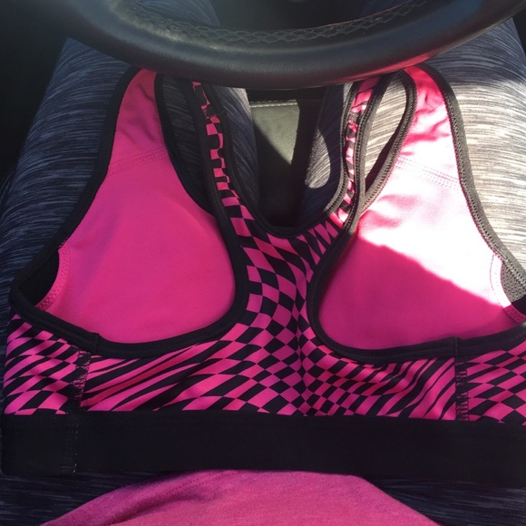 Nike pro sports bra - Picture 4 of 4