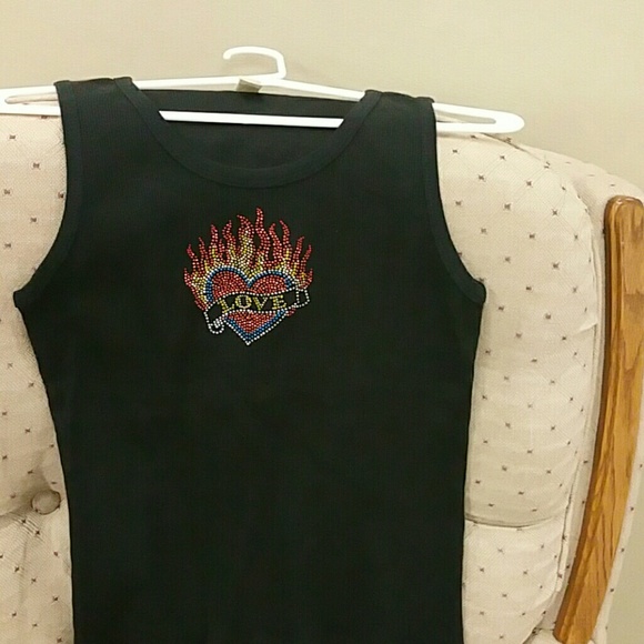 T-Shirt. NWOT - Picture 1 of 4