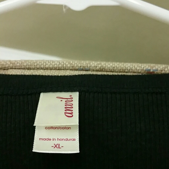 T-Shirt. NWOT - Picture 3 of 4