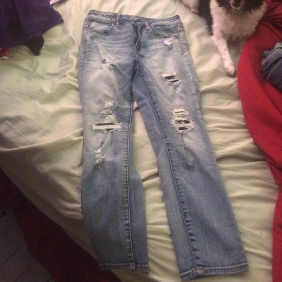 Ripped high rise jeans