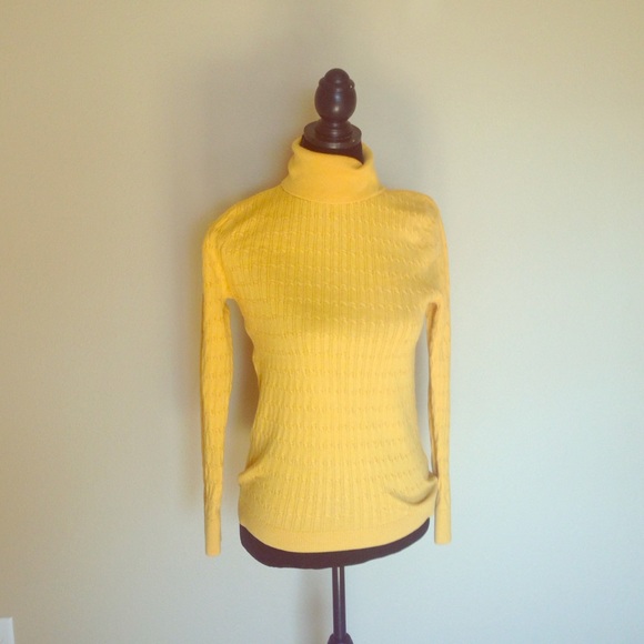 Mustard knit turtle neck