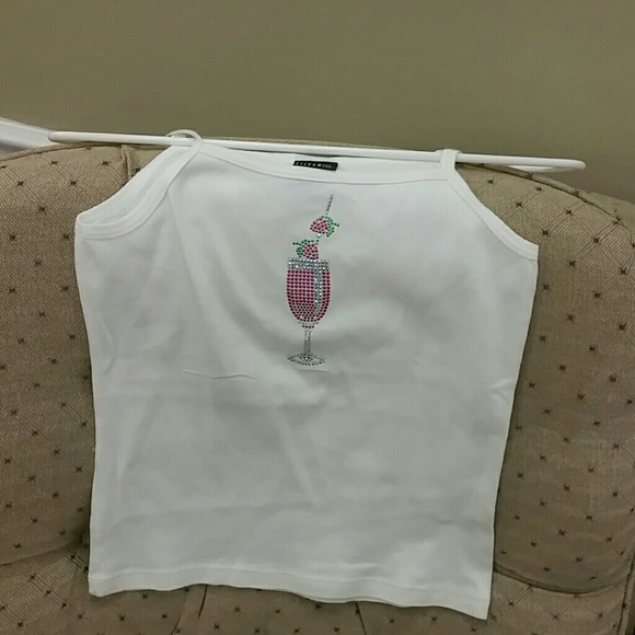 T-Shirt NWOT - Picture 1 of 4