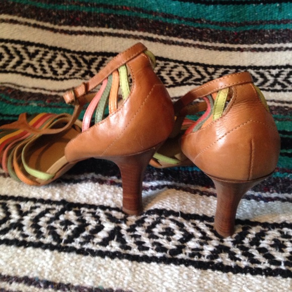 Carlos Santana multi-colored leather heel. Size 10 - Picture 3 of 4