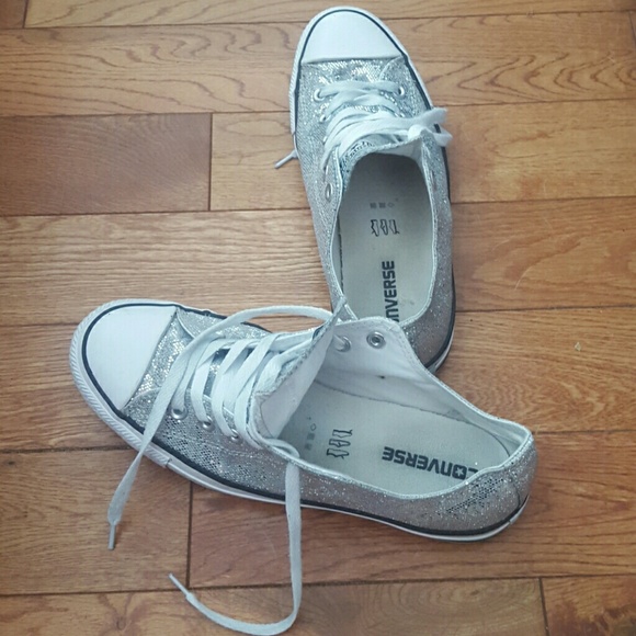 Silver sparkle converse