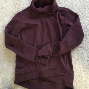 Lulu lemon burgundy turtle neck