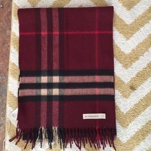Burberry Cashmere scarf