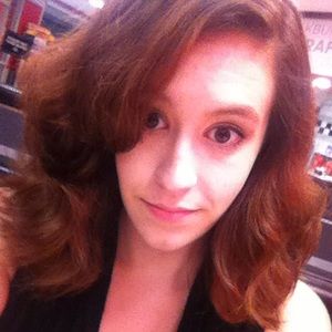 Meet your Posher, Laura