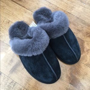 Uggs slippers