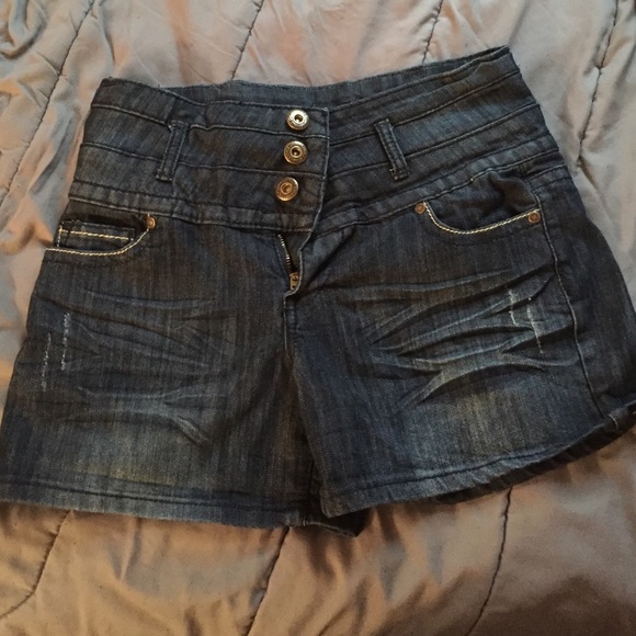Hi waisted denim shorts