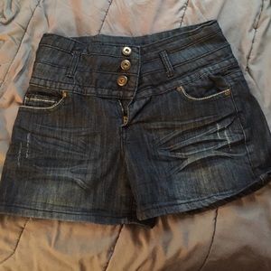 Hi waisted denim shorts